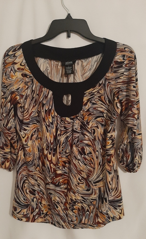 Nice Blouse! Just like NEW!